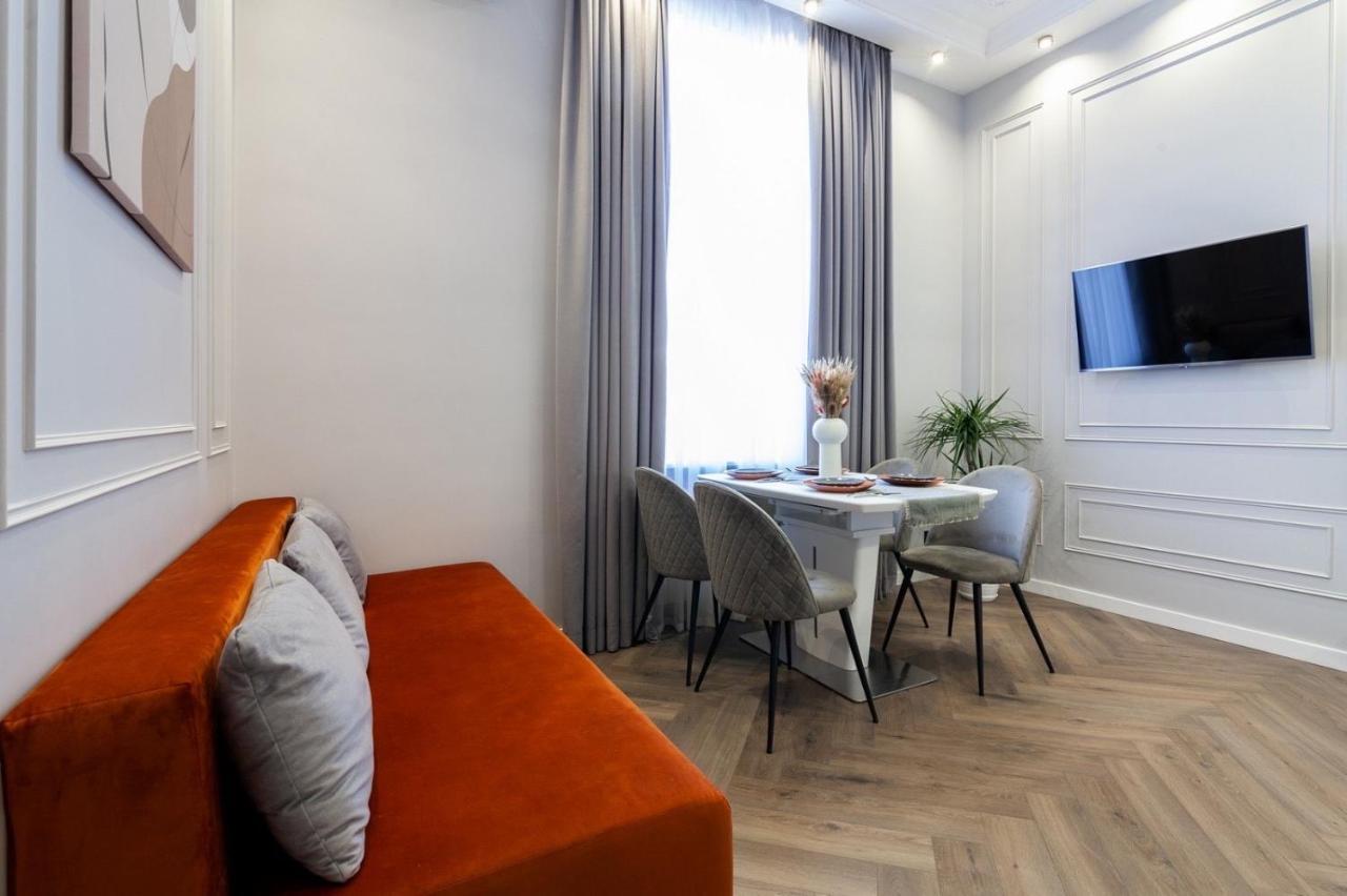 Кості Левицького 11 Lviv Exterior photo